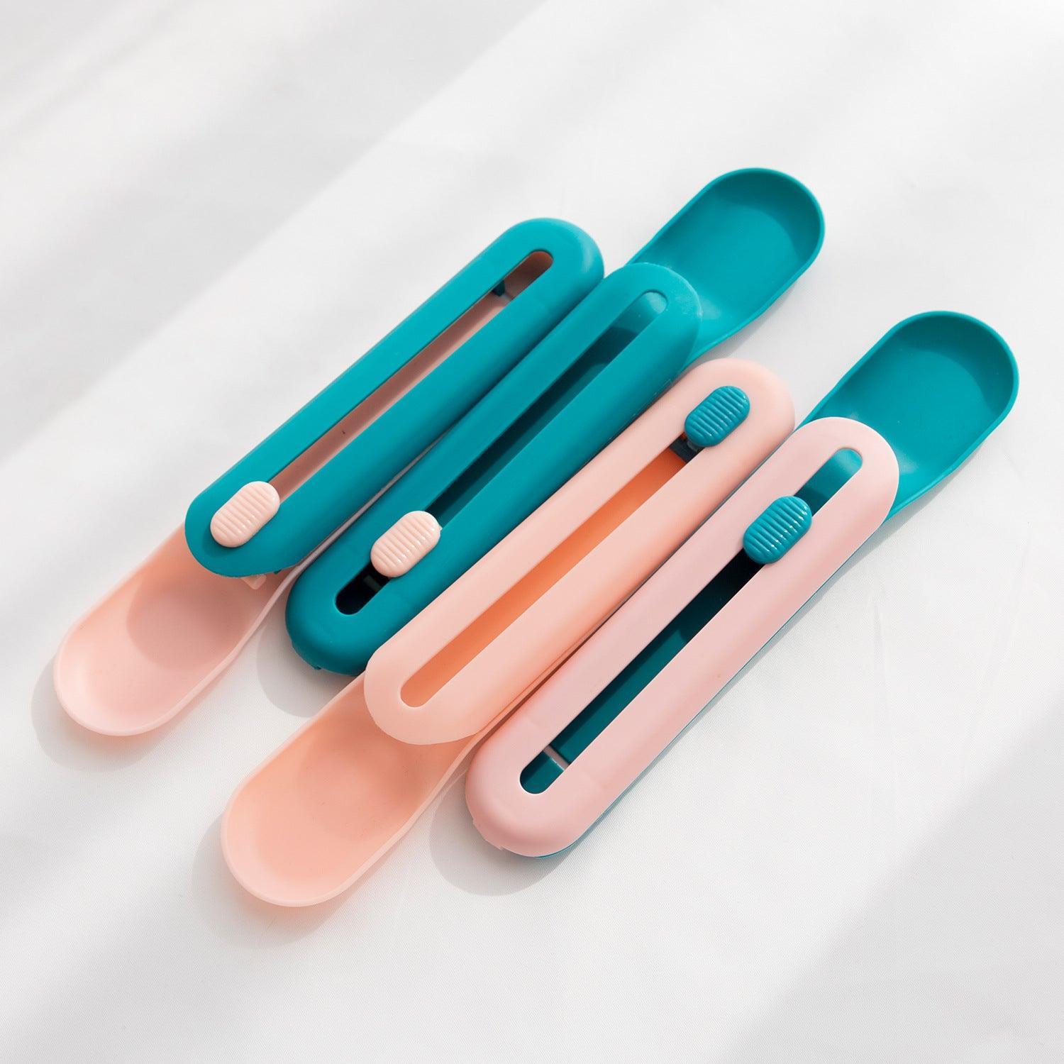 Deluxe Cat Strip Spoon Feeder: The Ultimate Pet Feeding Tool